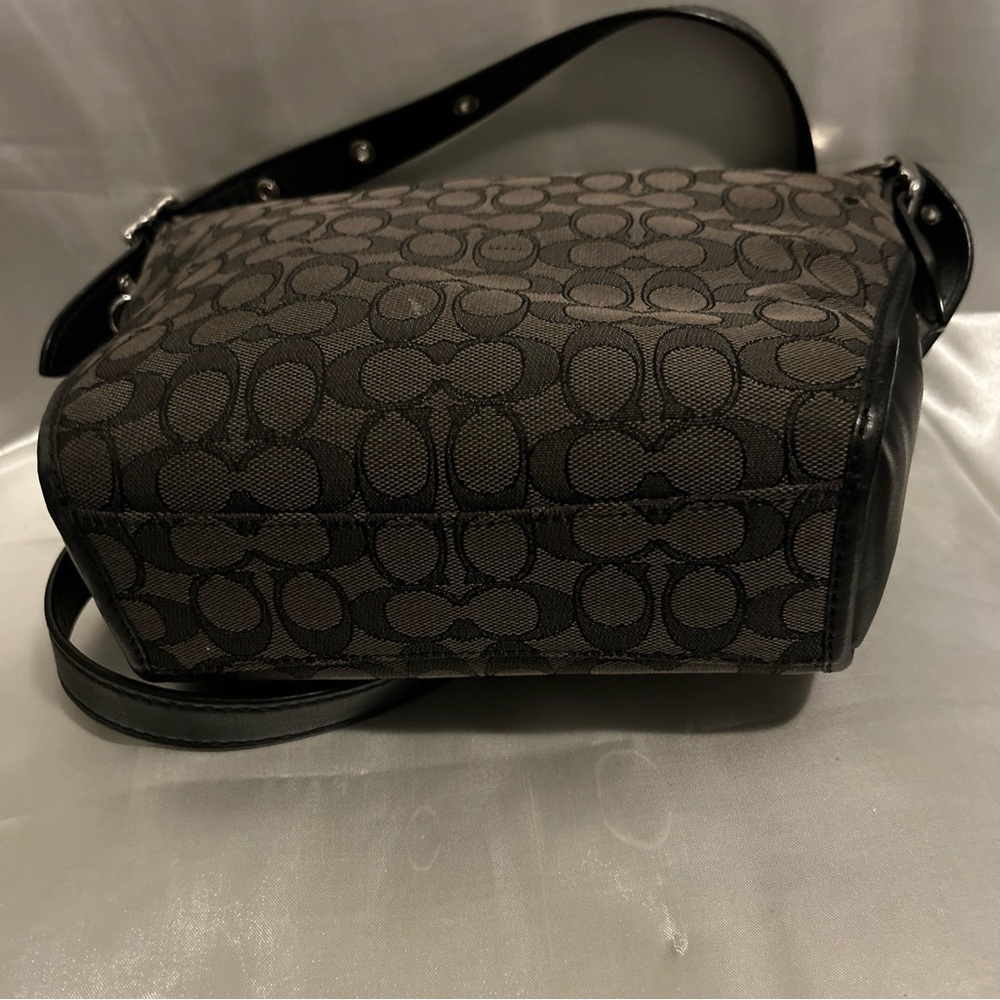 Shoulder bag - Picture 10 of 12